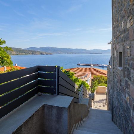 Heliades Maisonettes Митимна Екстериор снимка
