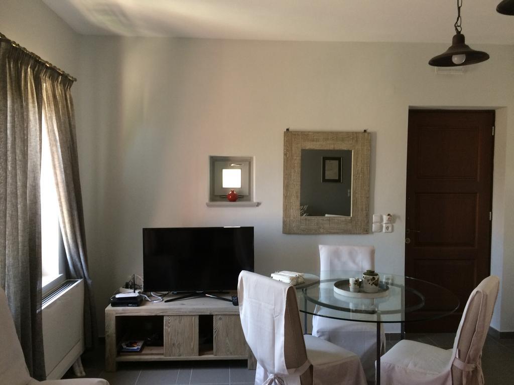 Heliades Maisonettes Митимна Екстериор снимка
