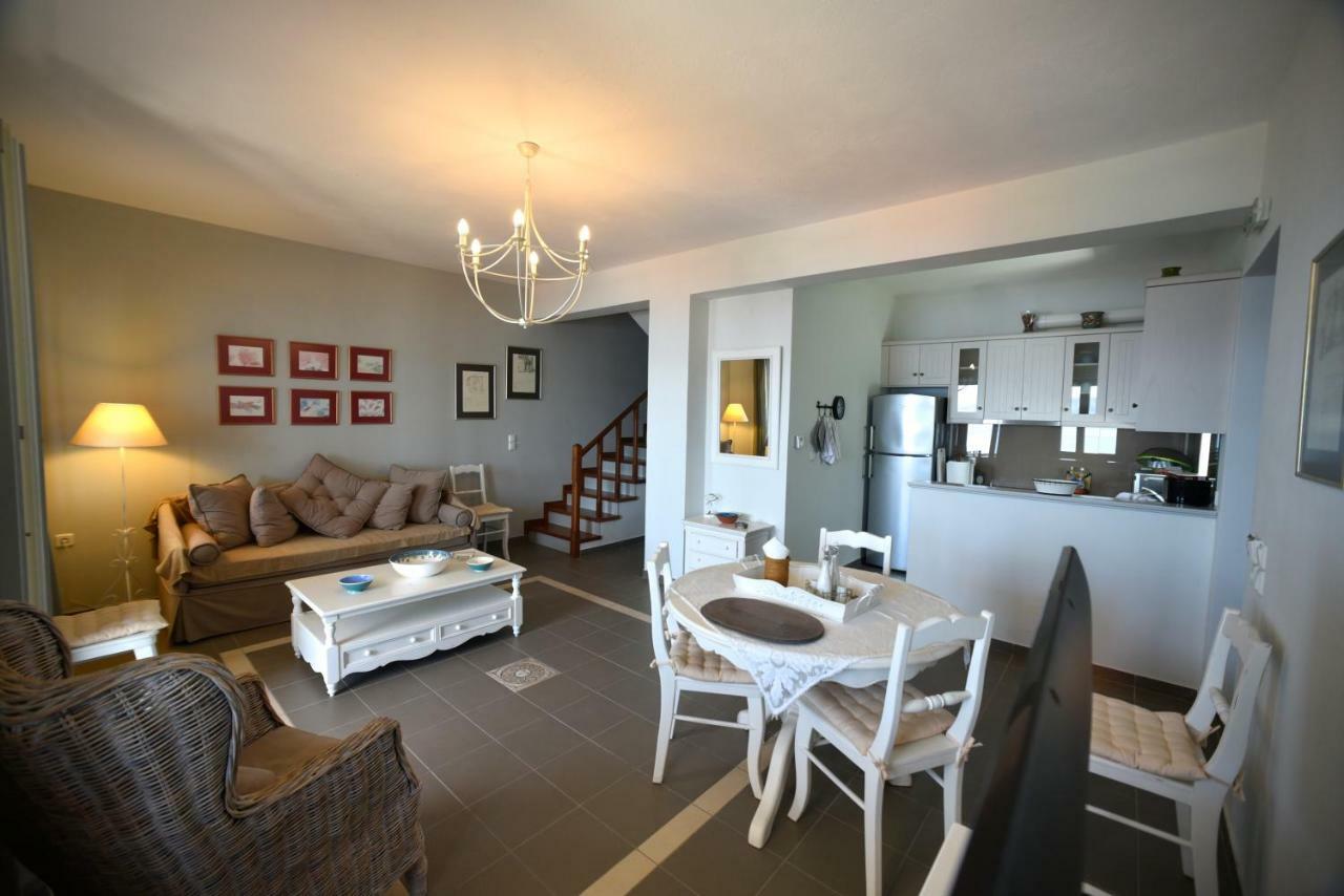 Heliades Maisonettes Митимна Екстериор снимка